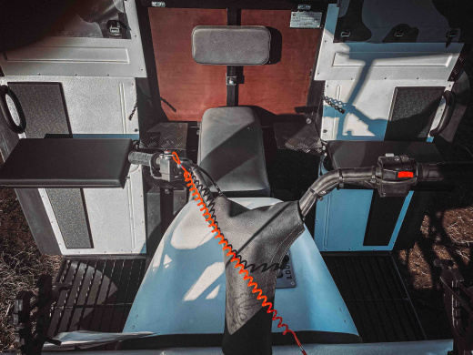 Сидения боковые (на крылья 2 шт)